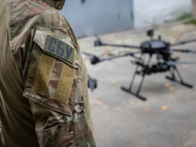 Українські дрони атакували Ярославський НПЗ і кораблі берегової охорони ФСБ у Керчі, – СБУ