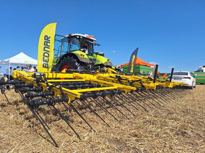 Штригельну борону BEDNAR STRIEGEL-PRO PN презентували аграріям на Львівщині