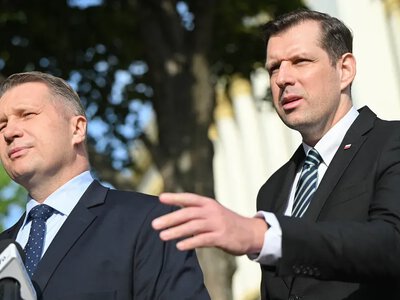 Польська опозиційна партія ПіС пропонує депортувати непрацевлаштованих українців призовного віку