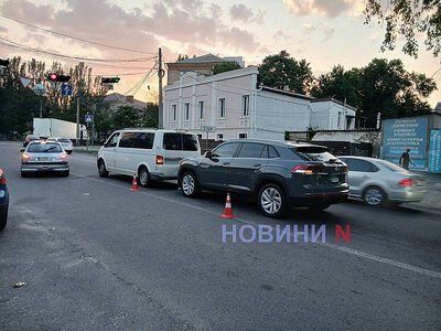 У Миколаєві зіткнулися два «Фольксвагени»