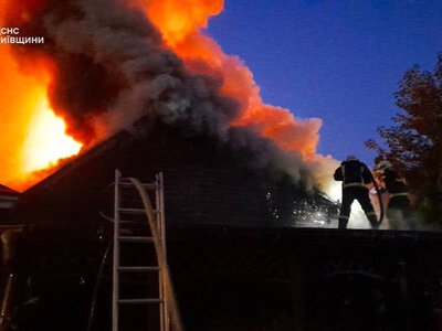 Під Києвом під час пожежі в приватному будинку знайшли тіло чоловіка (ФОТО)