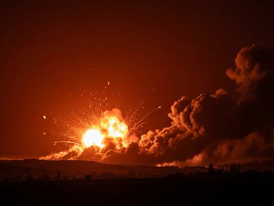 На аеродромі Гвардійське в Криму спалахнула пожежа після вибухів – повідомляють про ураження складу ПММ