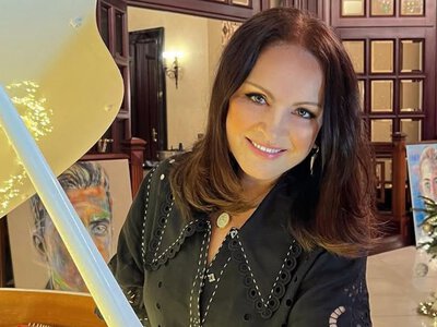 Софія Ротару святкує 79-річчя: співачка показала рідкісне фото у вишиванці та свої подарунки