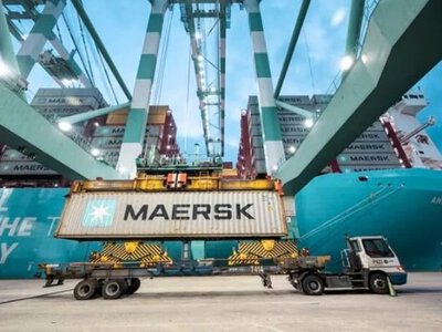Maersk терміново змінює маршрути до України: що сталося