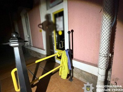 В Одесі судитимуть чоловіка, який зірвав і потоптав Державний Прапор України