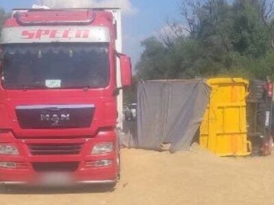 Біля Дубна причіп КамАЗа від’єднався під час руху та врізався у MAN