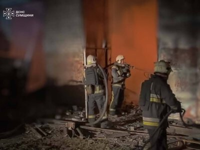 Через ворожі обстріли у Шосткинській громаді спалахнула пожежа + Фото