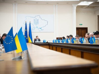 Корецький: з 1 вересня зарплати педагогів зростуть на 20%, а студентські стипендії збільшать удвічі