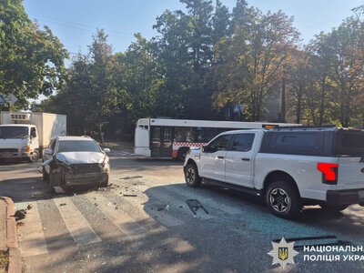 ДТП у Харкові на проспекті Альошина: дев’ятеро постраждалих після зіткнення автобуса з двома автомобілями