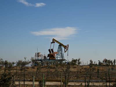 Нафта дорожчає через невизначеність навколо Ормузької протоки
