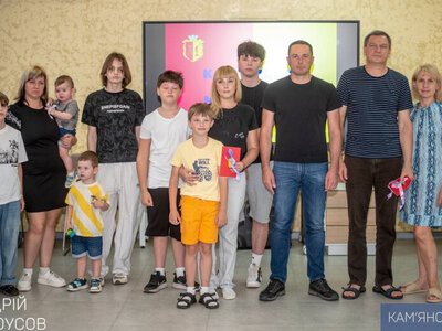 У Кам’янському ще три родини переселенців отримали квартири
