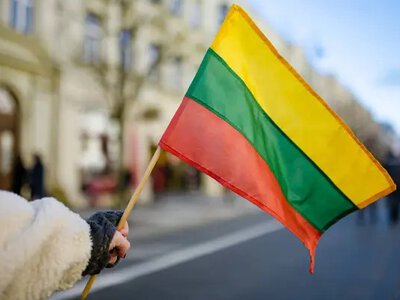 У Литві чоловік протаранив закритий пункт пропуску й пішки перетнув кордон із росією