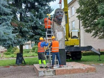 У селищі на Волині демонтували радянський пам’ятник