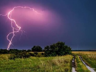 Шквали, град та поступове спадання спеки: прогноз для Полтавщини на вихідні