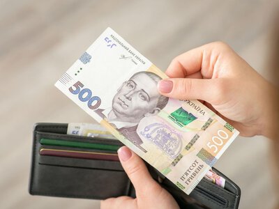 Якщо залишились без роботи: які виплати зможуть отримати українці