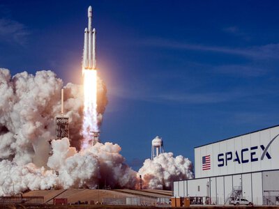 Нештатна ситуація у космосі: 4-тонна ракета SpaceX Ілона Маска на шаленій швидкості врізалася в Місяць