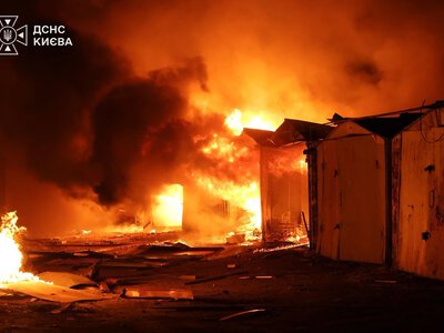 У двох районах Києва — пожежі через чергову атаку Росії: є постраждалі