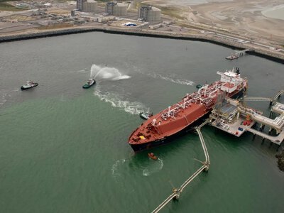 Імпорт скрапленого газу з росії до ЄС різко зріс: яка країна купила найбільше 