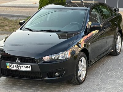 Mitsubishi Lancer X 2010 року із пробігом 13 тис. км виставили на продаж у Вінниці (ФОТО)