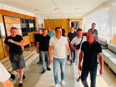 У Кролевці відбулася виїзна сесія міськради: депутати спрямували кошти на оборону, освіту, медицину та відновлення громади + Фото