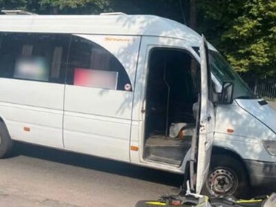 У Вінниці мотоцикліст потрапив під колеса пасажирського мікроавтобуса