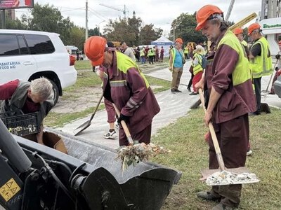 Наслідки удару по десятиповерхівці у Харкові: Терехов оцінив руйнації (відео)