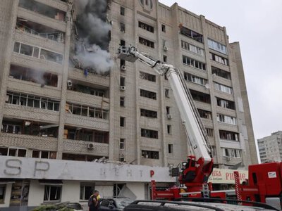 Окупанти вдарили по багатоповерхівці в Харкові: 37 постраждалих, двоє загиблих