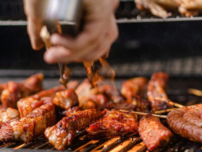 Чому біженці в Німеччині бояться смажити м'ясо – розповідь біженки (Відео)