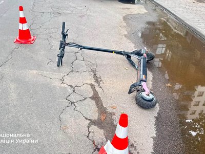 В Івано-Франківську автомобіль зіткнувся з електросамокатом: 12-річний хлопець у лікарні з тяжкими травмами