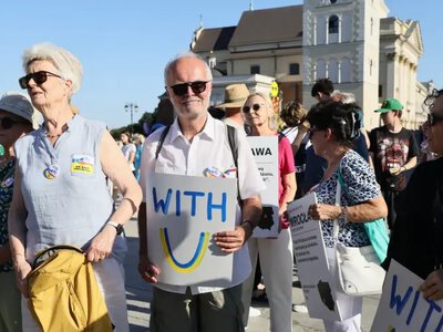 “Моя Польща не б’є, не ображає, не цькує” – у 22 польських містах пройшли протести проти насильства щодо українців