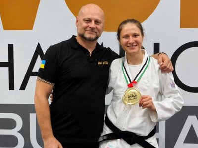 Не залишила суперницям шансів: спортсменка з Кривого Рогу Дар’я Миронова стала чемпіонкою світу з джиу-джитсу