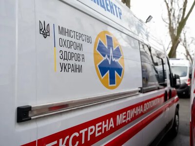 Росіяни скинули вибухівку на пошкоджену швидку допомогу в Херсоні