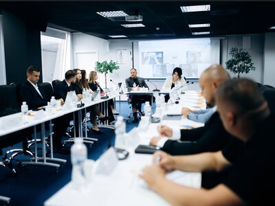 Адвокати, депутати та правозахисники України обговорили права військових і ветеранів