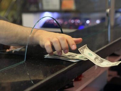 Курс валют на 10 серпня: долар стабільний, євро та злотий просіли на тлі спокійного ринку