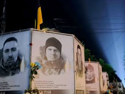 У Хмельницькому тимчасово перемістять куби пам’яті Героям України