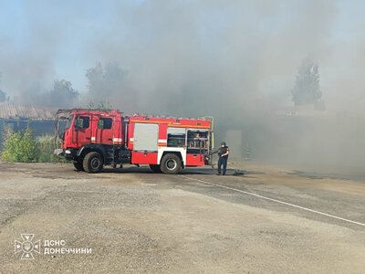 Рятувальники ліквідували пожежі в Слов’янську та Краматорську: горіли торгівельні павільйони та будинок