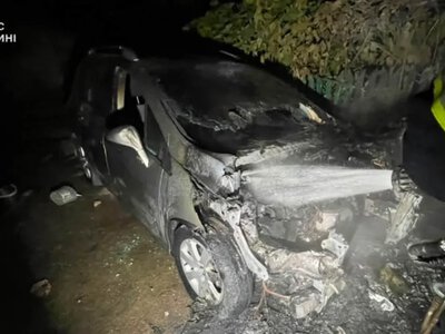 У Затурцях загорівся легковик: пожежу ліквідували за 25 хвилин
