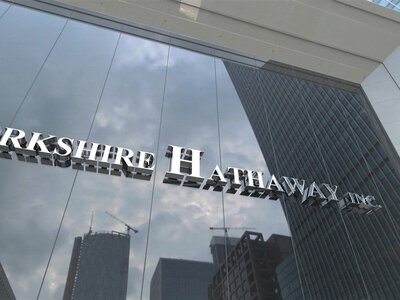 Berkshire Hathaway знову скуповує акції: куди Баффет і Абель вклали мільярди