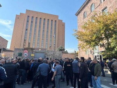 В Єревані російські дезертири вперше вийшли на антивоєнний пікет біля посольства РФ