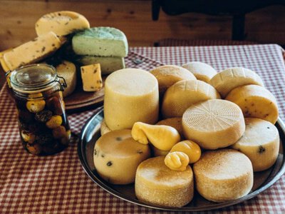 ТОП крафтових витриманих сирів українського виробництва
