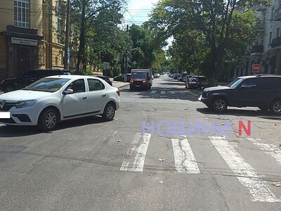 Jeep і Renault зіткнулися в центрі Миколаєва: утворився затор