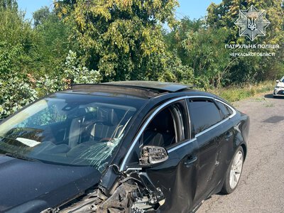 Поблизу Умані нетверезий водій Jaguar протаранив два автомобілі