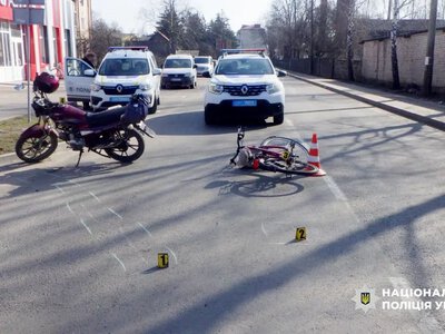 У Сарнах тяжко травмувалася 72-річна велосипедистка: водій мопеда постане перед судом