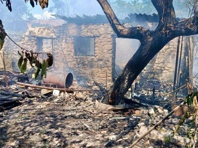 Війська рф вдарили по житловому кварталу Нікополя, є жертва та поранені