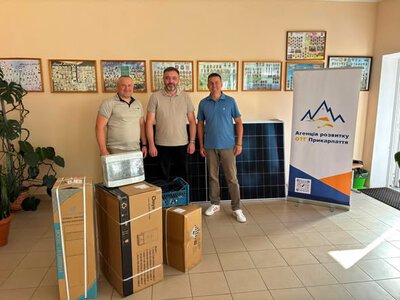 Долинська громада отримала новий комплект обладнання для сонячної електростанції