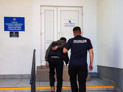 На Рівненщині задушили 83-річну жінку та підпалили її будинок: підозрюваного затримали