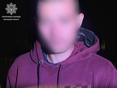 У Вінниці патрульні виявили у 24-річного чоловіка речовини, схожі на наркотики