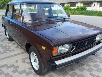 ВАЗ-2105 1986 року у стані капсули часу продають разом із кубком Old Car Land (ФОТО)