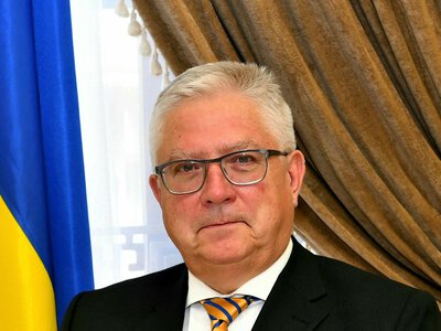 Еволюційний злом: Що спільного між зникненням неандертальців, штучним інтелектом і війною в Україні