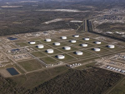 Запаси нафти в резерві США впали нижче 300 млн барелів — до мінімуму з 1983 року